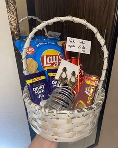 Eid and 14 August gift basket for her with personalized items, chocolates, and patriotic accessories – festive hamper for women