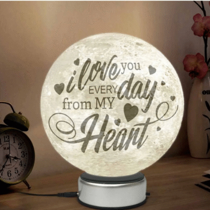 Personalized Valentine’s gift lamp with engraved names and heart design – romantic LED light for anniversary or love occasions