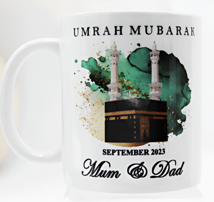 Hajj and Umrah gift box with tasbeeh, personalized pouch, Islamic book, and fragrance – thoughtful gift for pilgrims